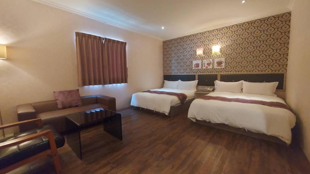 Jungle City Motel Chiayi City Exterior photo